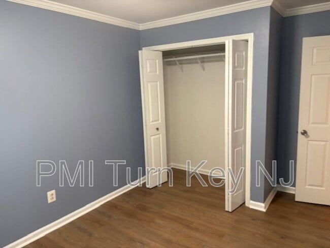 Building Photo - 174 Stowe St