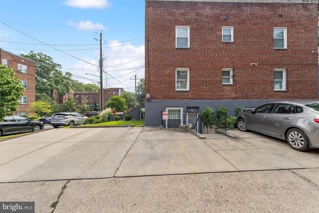 Building Photo - 1400 Oglethorpe St NW