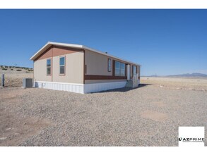 Building Photo - Scenic 3/2 Seligman Home with Mountain Views!