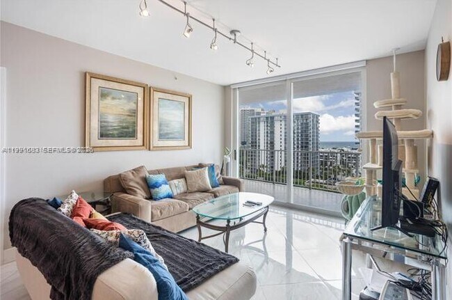 Building Photo - 3020 NE 32nd Ave