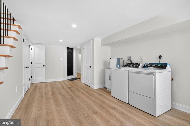 Building Photo - 5925 Woodcrest Ave