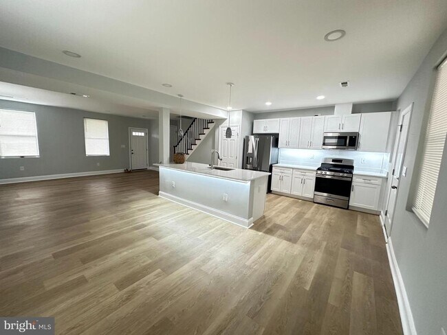 Building Photo - 3501 Erdman Ave
