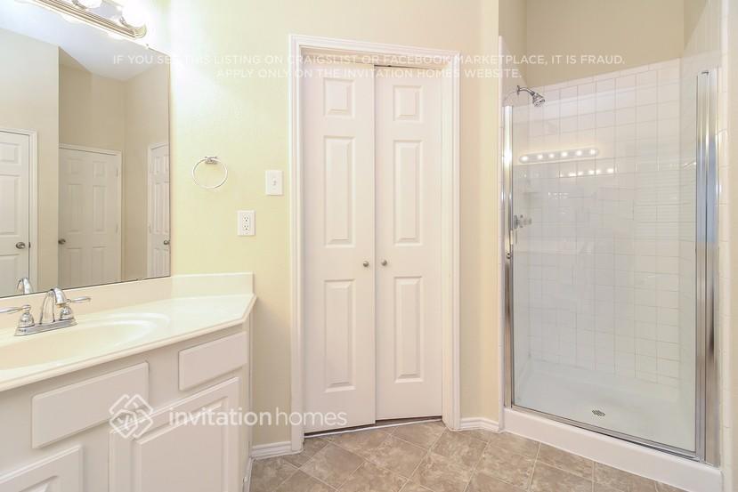 Building Photo - 817 Longleaf Dr