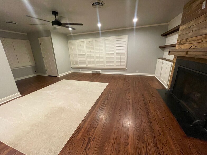 Master Bedroom - 1012 Elmwood St