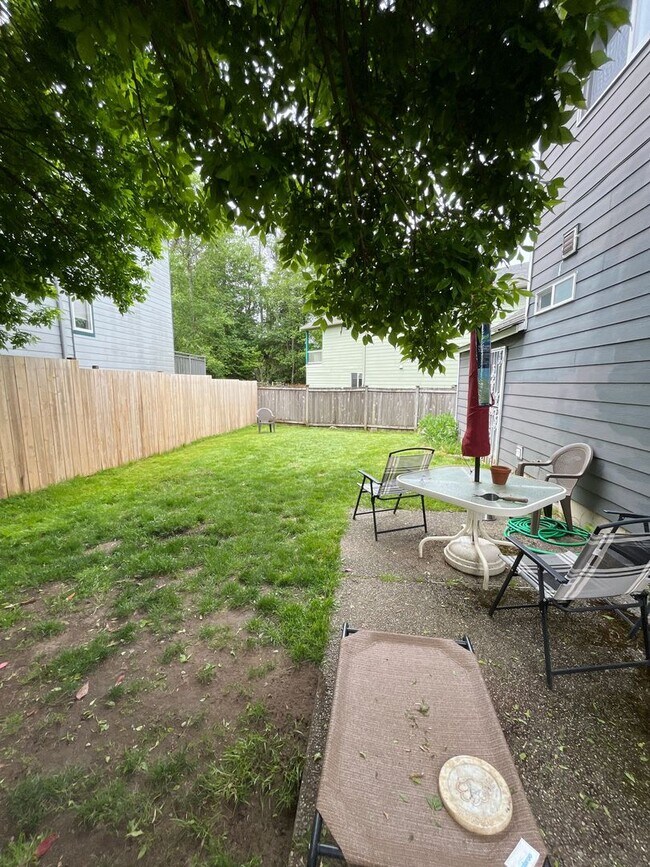 Building Photo - 3 Bedroom 2 Bath House on Cul-de-sac near Whatcom Falls Park