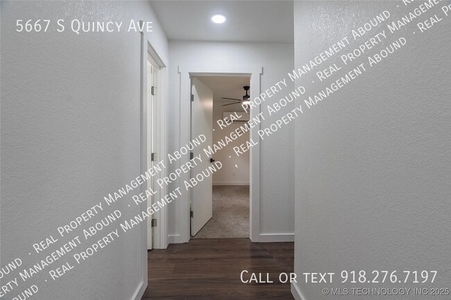 Building Photo - 5667 S Quincy Ave