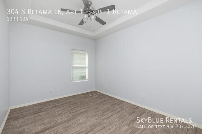 Building Photo - 304 S Retama Ln
