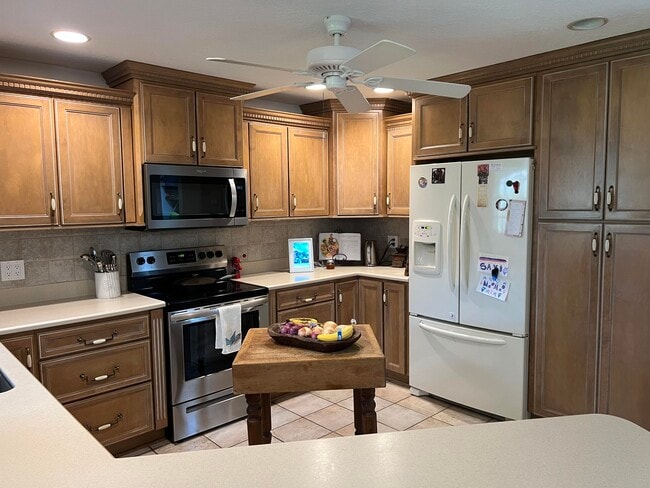 Building Photo - 410 Rio Casa Dr S