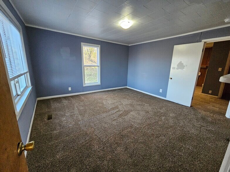 Building Photo - 122 Locke Ln