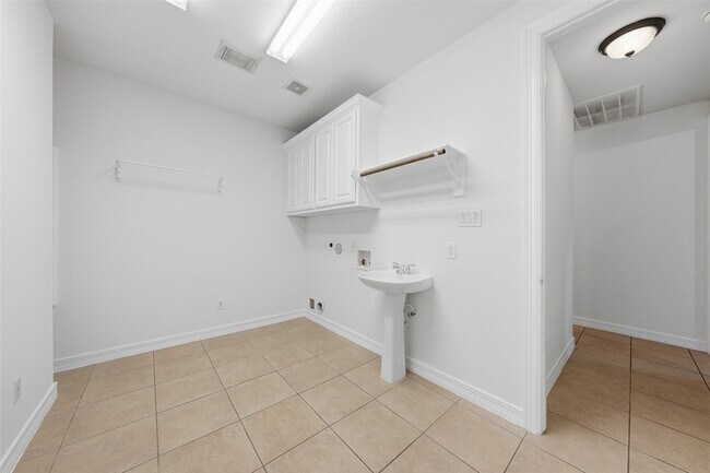 Building Photo - 23239 Parsons Landing Dr