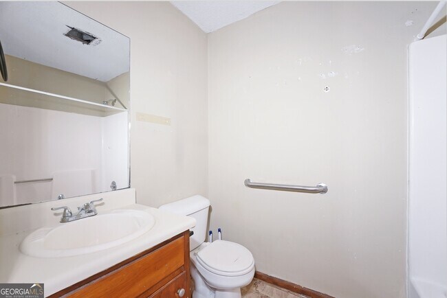 Building Photo - 124 Evergreen Trail SE