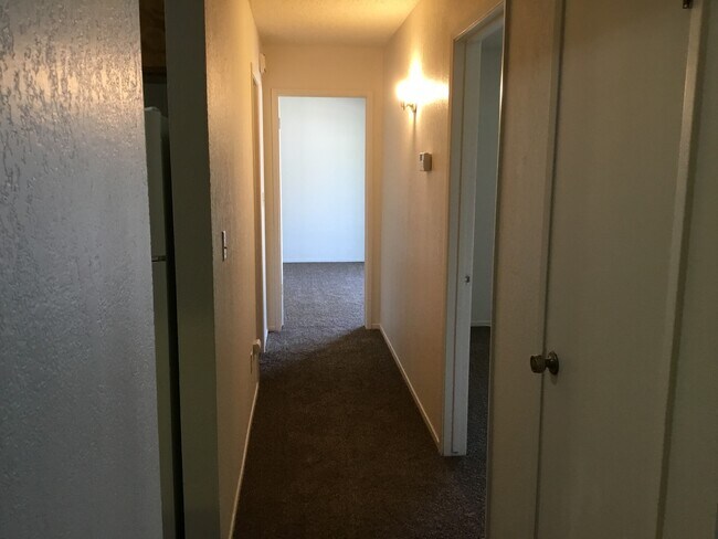 Building Photo - 563 W Alamos Ave