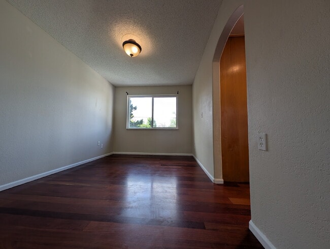 Building Photo - 1175 E Dry Creek Pl