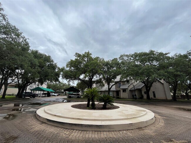 Building Photo - 4144 Greystone Way