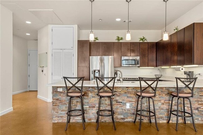 Building Photo - 507 Sabine St