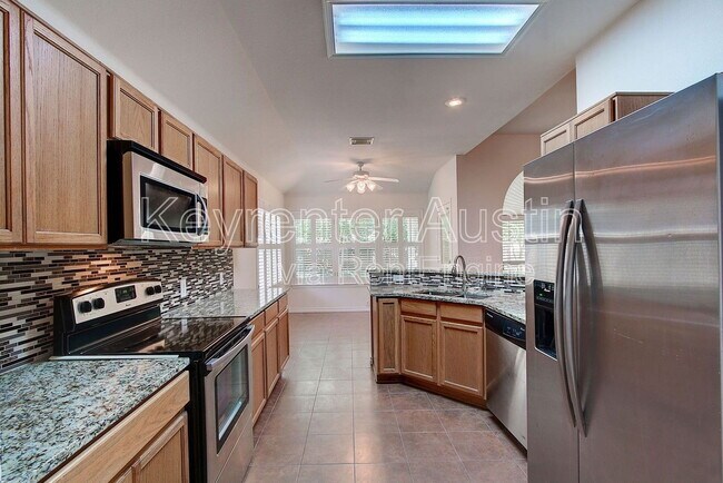 Building Photo - 2300 Garrett Cove