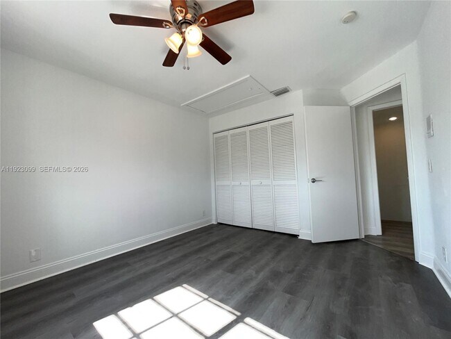 Building Photo - 1127 Laguna Springs Dr