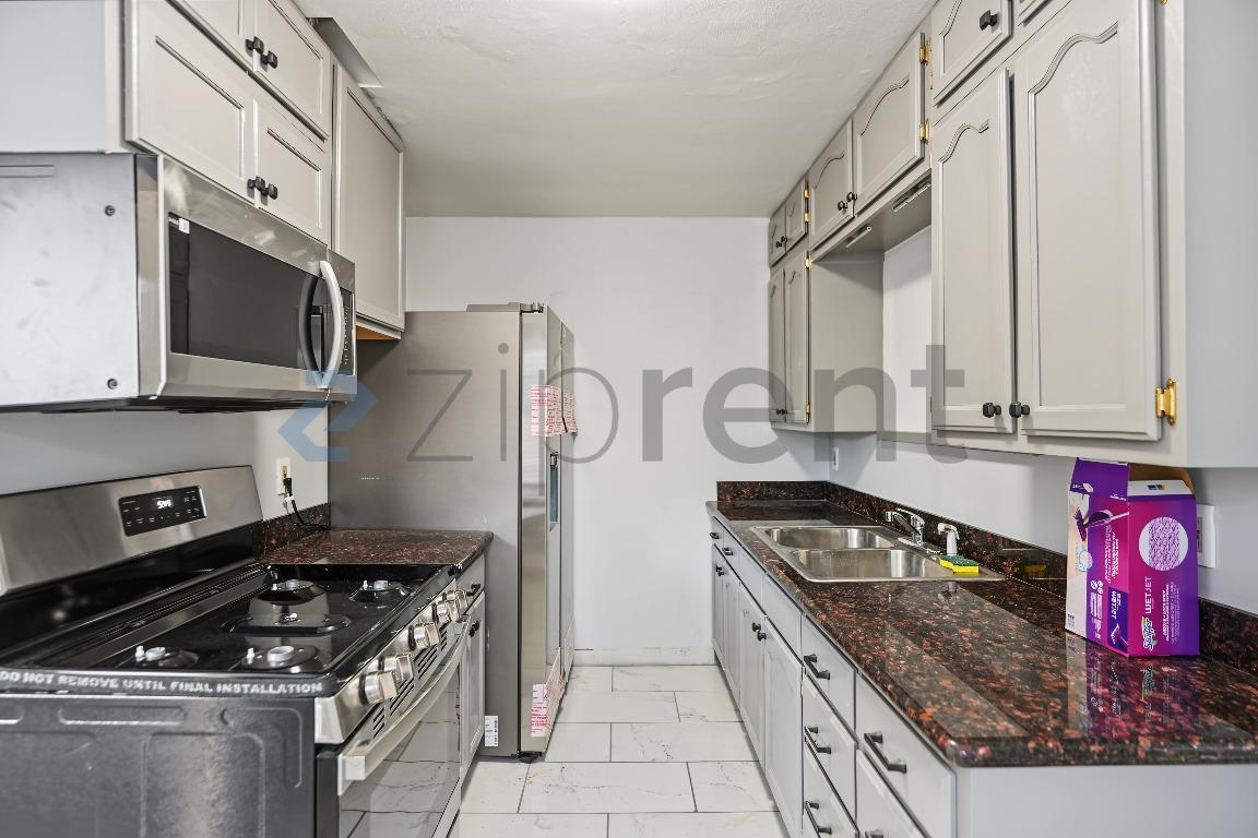 Building Photo - Unit