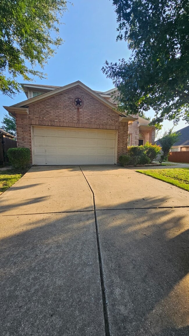 Building Photo - 8409 Romanway Dr