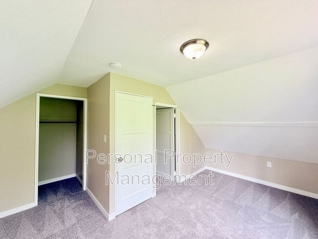 Building Photo - 3110 Thompson Ave