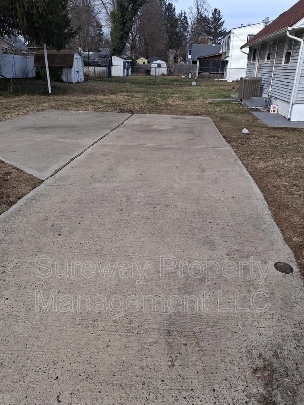 Building Photo - 953 Terrace Blvd