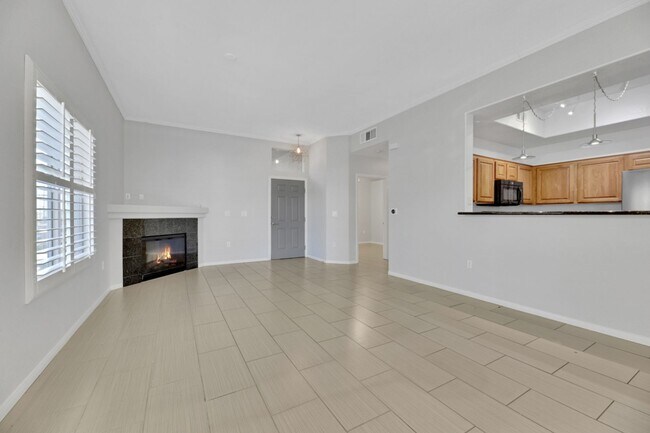 Building Photo - Two Bedroom Condo in Gate community