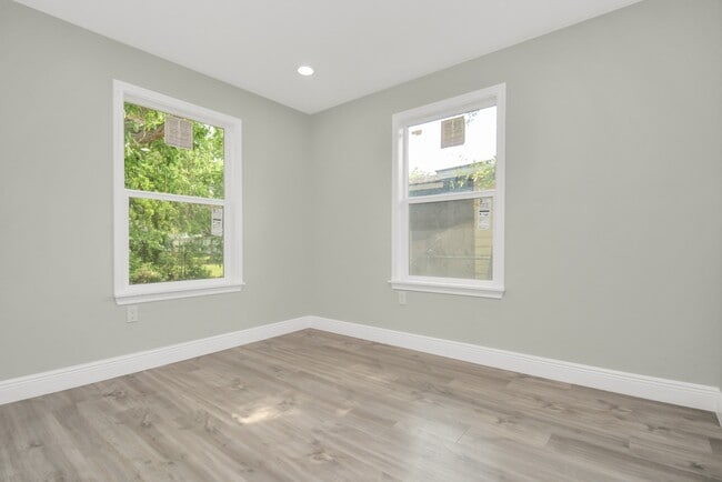 Building Photo - 2707 Mc Nay Dr