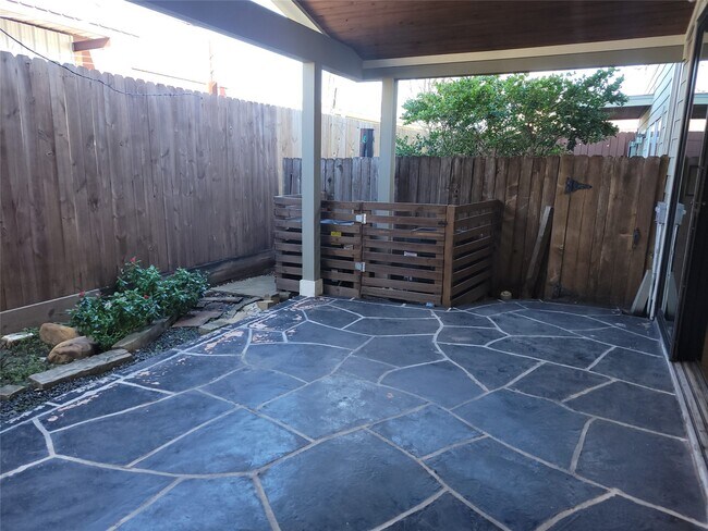 Building Photo - 4914 Rose St