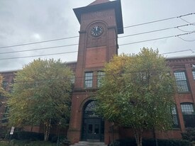 Building Photo - 25 Grand St