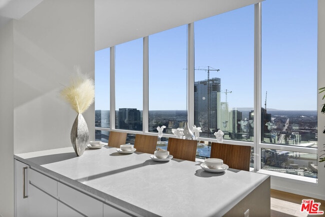 Building Photo - 877 Francisco St