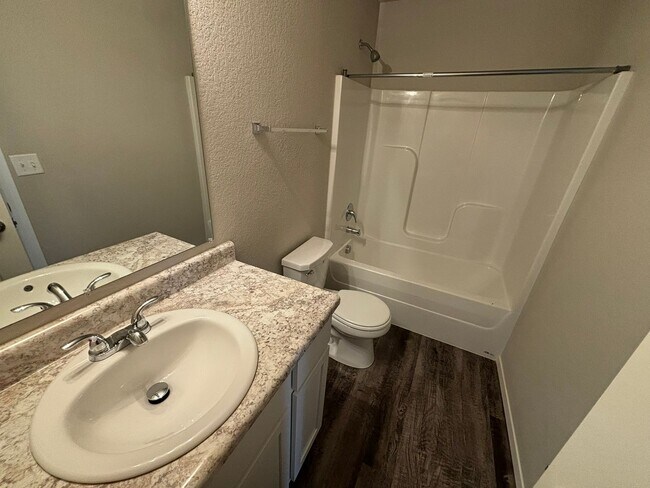 Building Photo - Location, Style, and Space: South Fayetteville Living at Its Best!