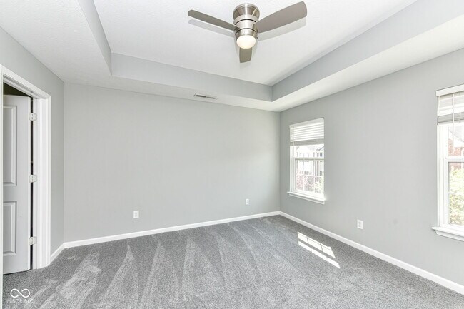 Building Photo - 9050 Mercer Dr