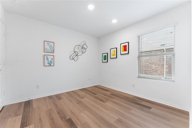 Building Photo - 1604 Helmoken Falls Dr