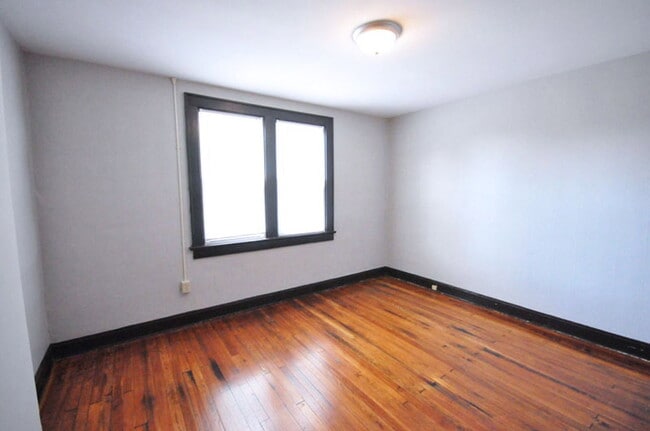Building Photo - 388 Hanford St