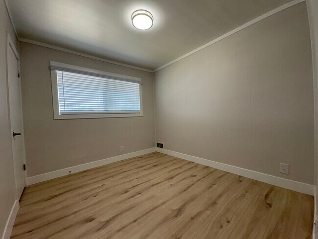Building Photo - 1833 S Jeri Dr
