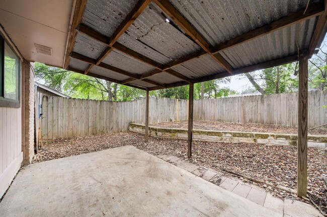 Building Photo - 1005 Milford Way