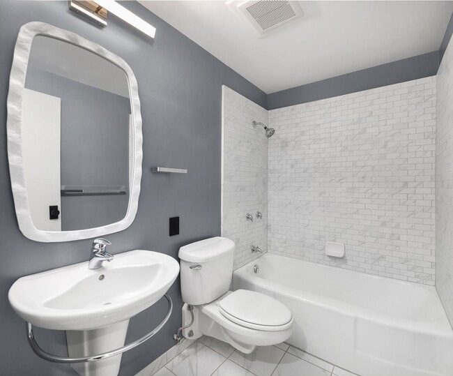 Building Photo - 4148 Boulevard Pl