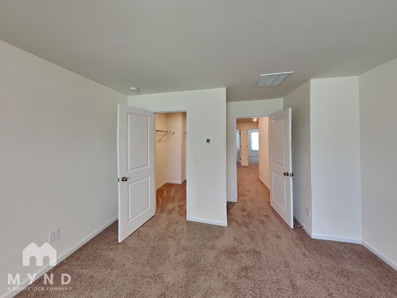 Building Photo - 5213 Maynard Hl Dr