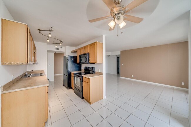 Building Photo - 1500 N Ocean Blvd