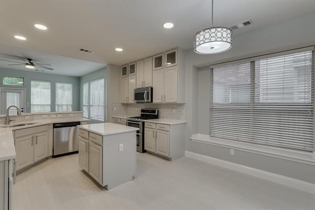 Building Photo - 1500 Bonham Pkwy