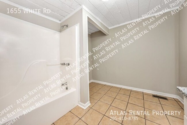 Building Photo - 1655 White Rd