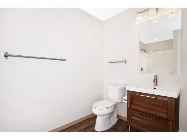Building Photo - The Residences @ 1027