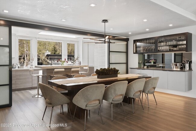 Building Photo - 120 S Spring St