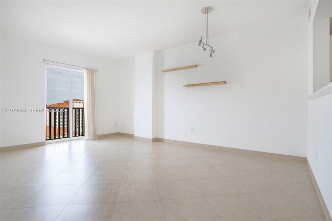 Building Photo - 10 Aragon Ave