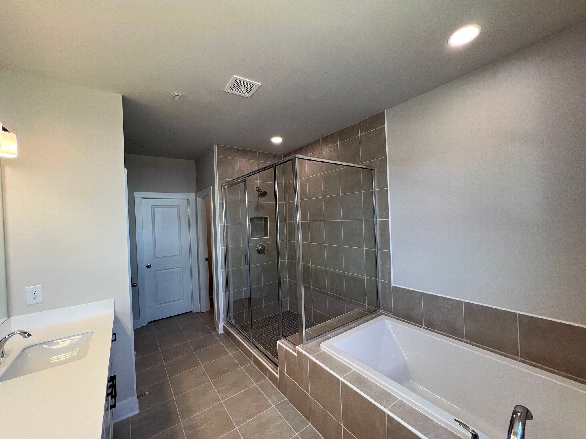 Building Photo - 1245 Willowcrest Way