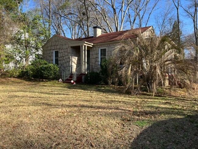 Building Photo - Charming 2 bed 1 bath house in Five-Points!