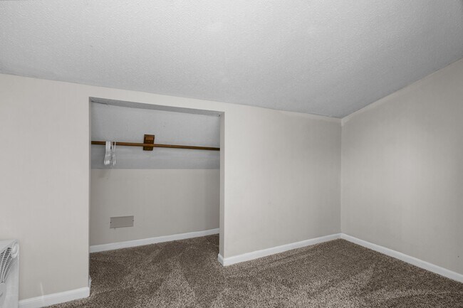 Building Photo - 4333 Fisher St