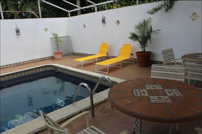 Building Photo - 41 NW 69th Ave