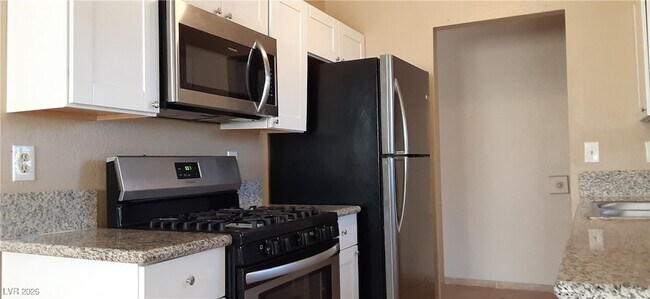 Building Photo - 1424 Patriot St