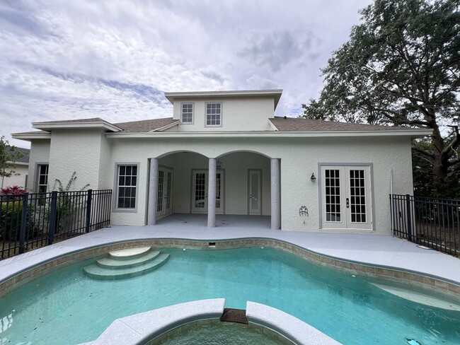 Building Photo - Pool House in Keene's Point